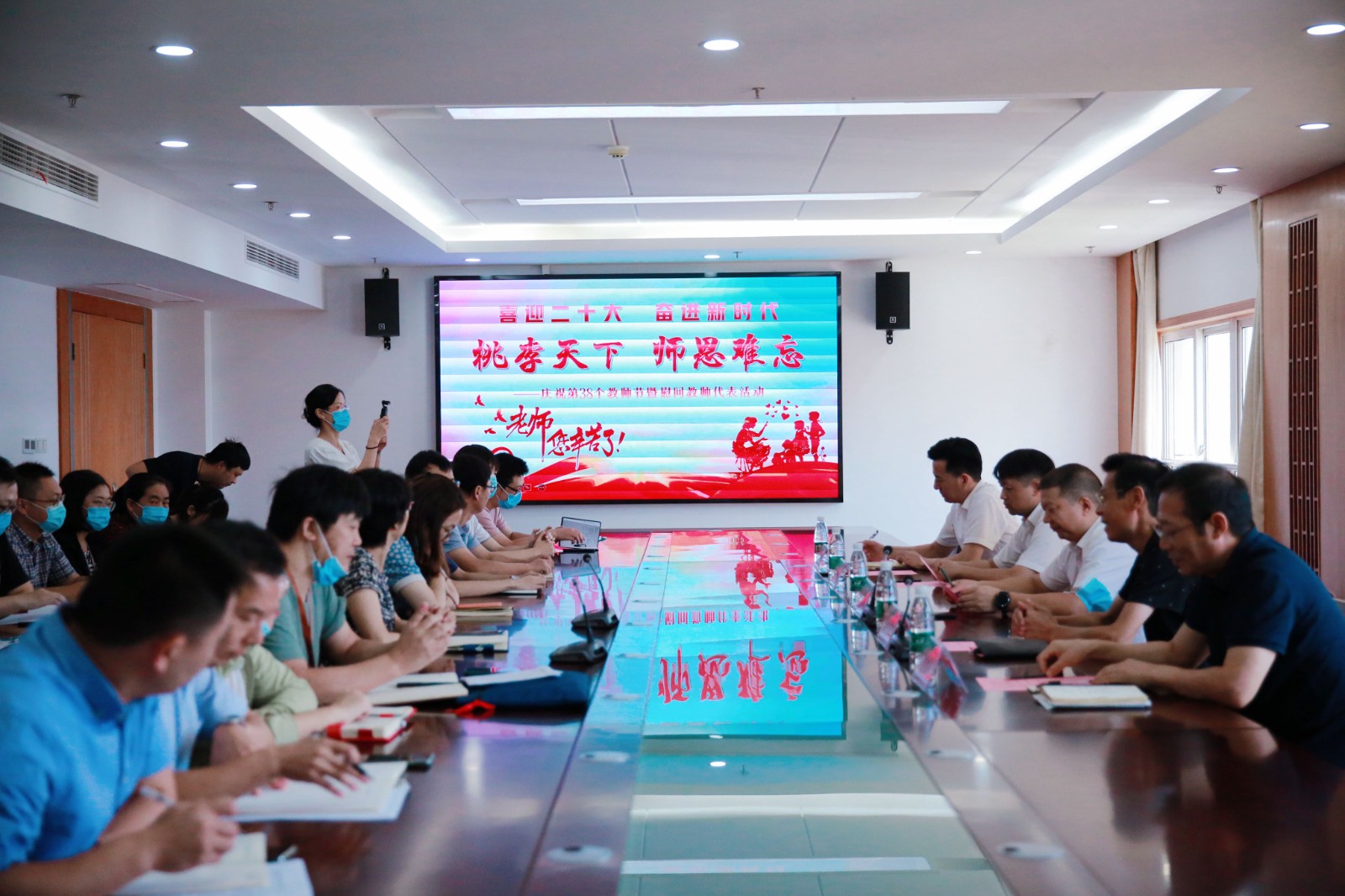 慰问南通工贸技师学院代表2.jpg